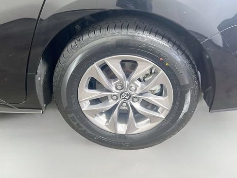 Used 2025 Toyota Sienna XLE FWD image 24