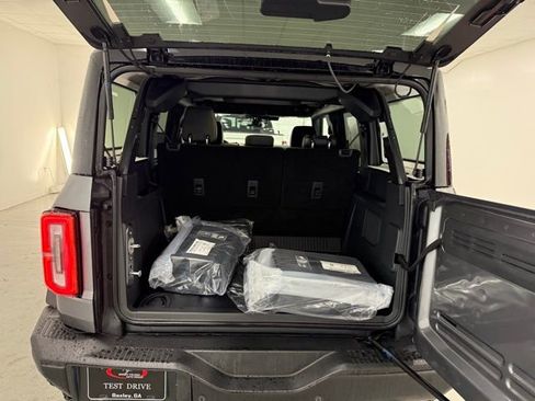 New 2025 Ford Bronco Badlands image 8