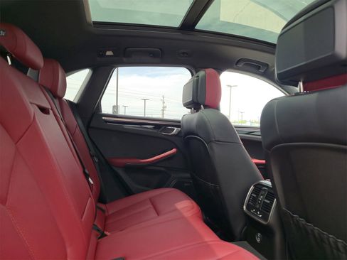 New 2025 Porsche Macan image 15