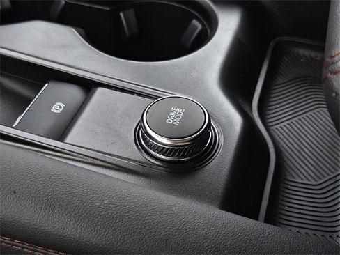 Used 2025 Ford Explorer Active w/ Active Comfort Package image 21