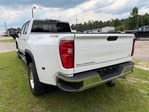 Used 2024 Chevrolet Silverado 3500 LTZ w/ LTZ Convenience Package AWD/4WD image 3