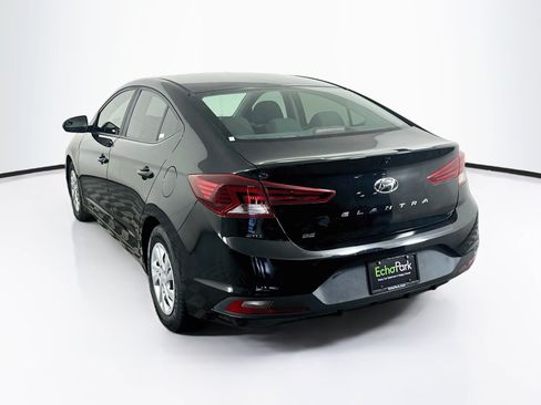 Used 2019 Hyundai Elantra SE w/ Cargo Package FWD image 5