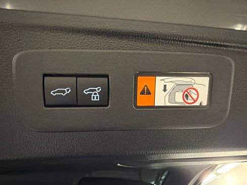 Used 2025 Lexus GX 550 w/ Accessory Package (2T) AWD/4WD image 41