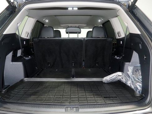 Used 2025 Volkswagen Atlas SE w/ Panoramic Sunroof Package FWD image 40