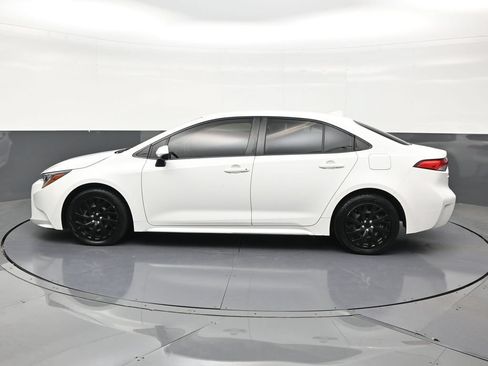 Used 2021 Toyota Corolla LE FWD image 2