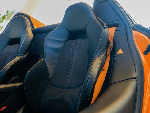 Used 2018 McLaren 570S Spider image 58