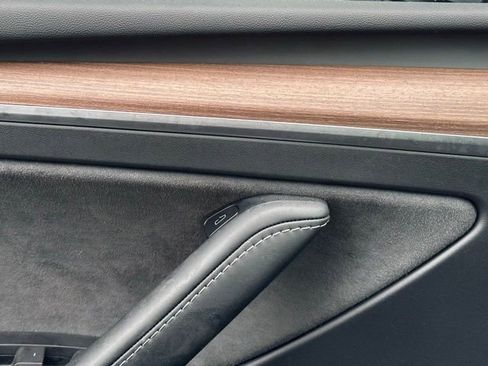 Used 2023 Tesla Model Y Long Range image 21