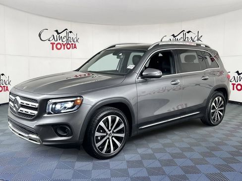 Used 2023 Mercedes-Benz GLB 250 w/ Premium Package image 4