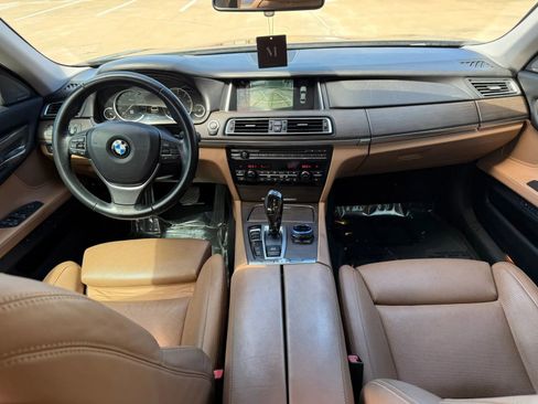 Used 2014 BMW 750i image 13