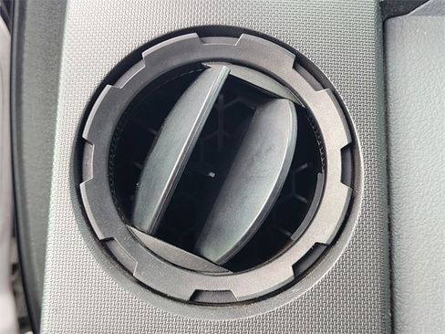 Used 2015 Ford F550 2WD Regular Cab Super Duty image 25