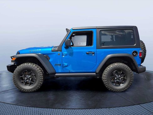Used 2025 Jeep Wrangler Sport AWD/4WD image 3