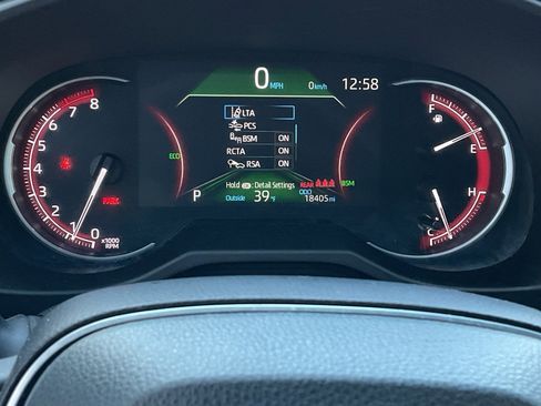 Used 2025 Toyota RAV4 XLE image 22