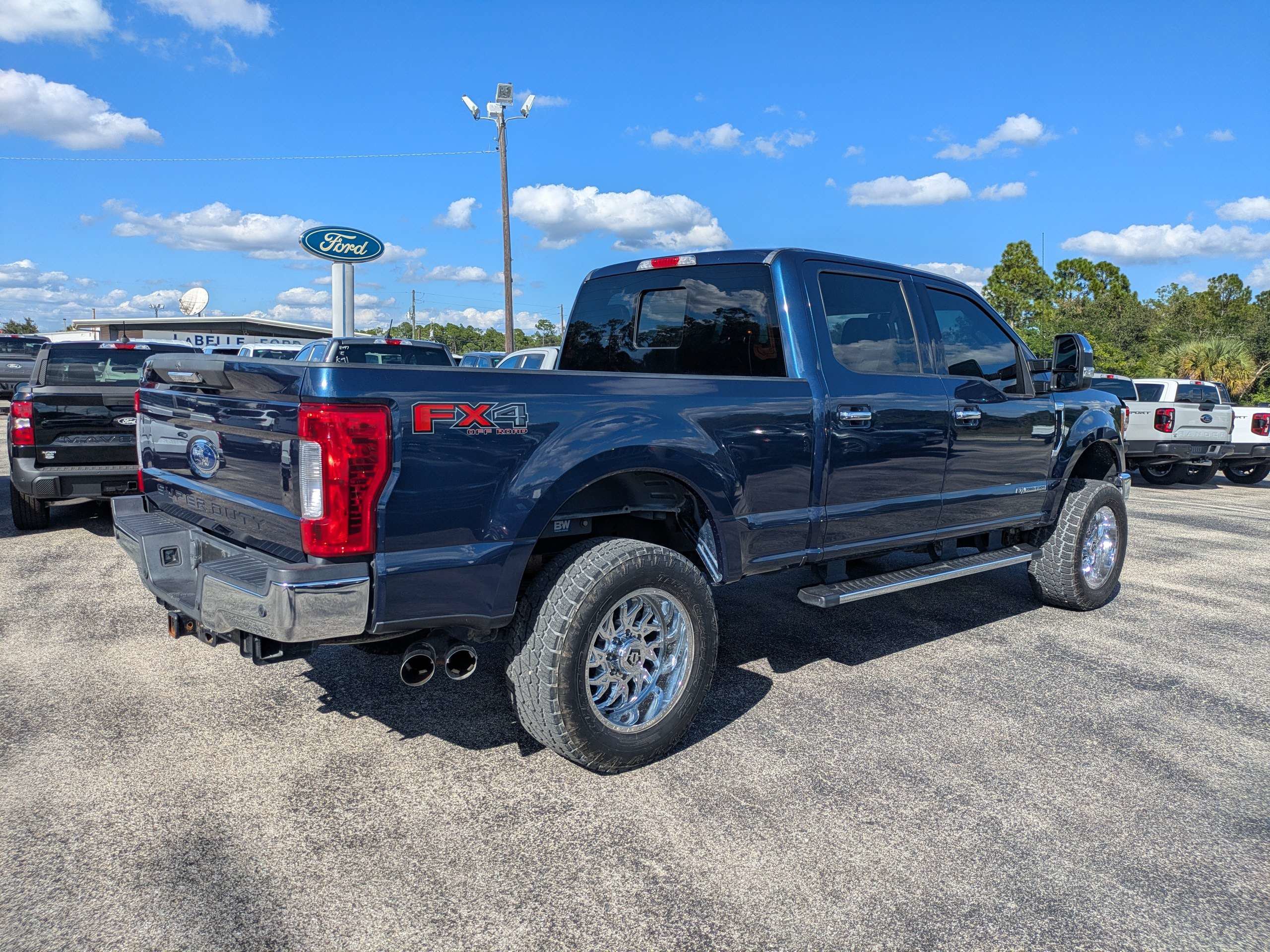Used 2017 Ford F250 4x4 Crew Cab Super Duty image 3