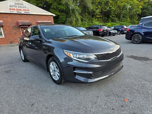 Used 2017 Kia Optima LX FWD image 3