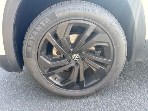 Used 2022 Volkswagen Atlas SE w/ Panoramic Sunroof Package AWD/4WD image 8