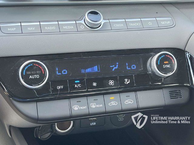 Certified 2025 Hyundai Elantra SEL FWD image 34