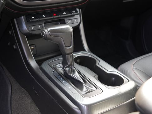 Used 2017 GMC Canyon SLE w/ All Terrain X Package image 28