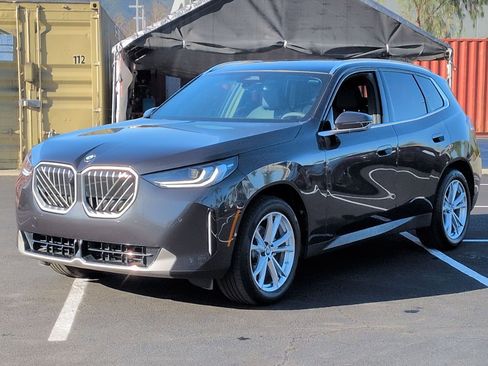 Used 2025 BMW X3 xDrive30i w/ Premium Package image 5