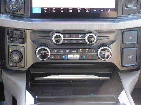 New 2026 Ford F250 Platinum w/ Platinum Plus Package image 17