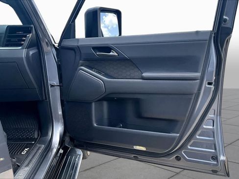Used 2024 Lexus GX 550 w/ Accessory Package (Z1) AWD/4WD image 23