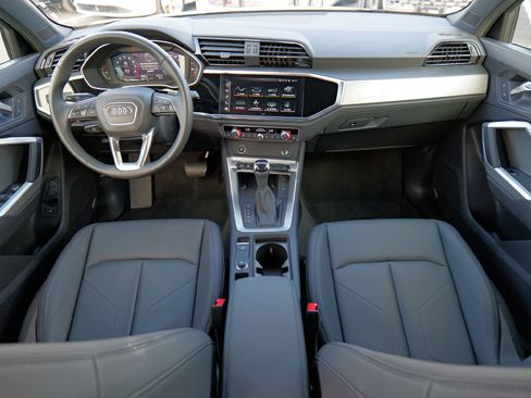 Certified 2025 Audi Q3 2.0T Premium w/ Convenience Package image 28