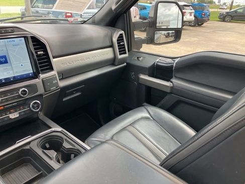 Used 2022 Ford F250 Platinum w/ FX4 Off-Road Package AWD/4WD image 18