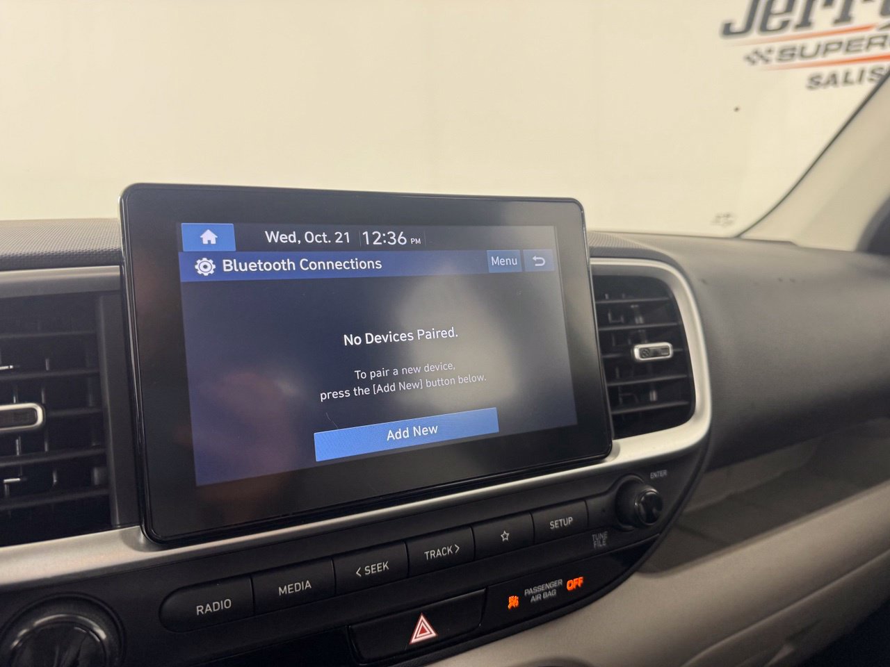 Used 2025 Hyundai Venue SEL FWD image 21