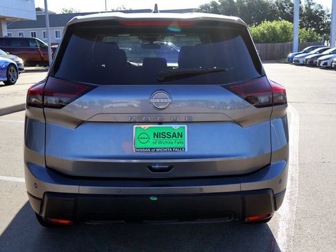 Used 2025 Nissan Rogue SV AWD/4WD image 7