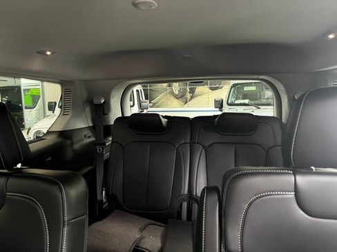 Used 2021 Jeep Grand Cherokee L Limited w/ Luxury Tech Group II image 8