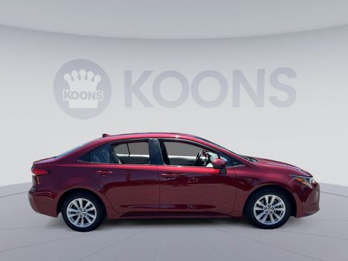 Used 2024 Toyota Corolla LE w/ LE Convenience Package FWD image 8
