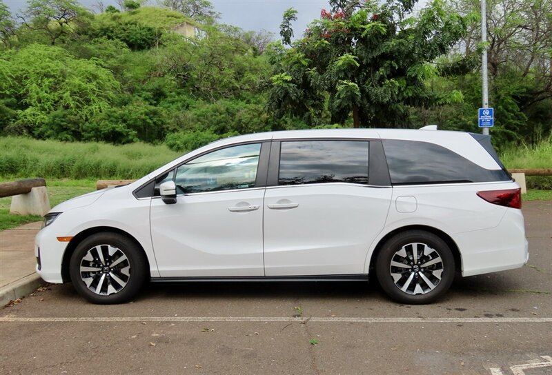 Used 2025 Honda Odyssey EX-L image 10