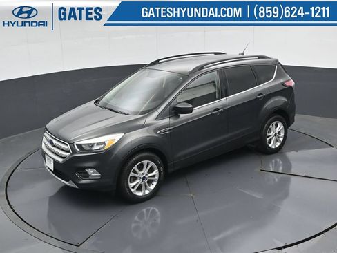 Used 2018 Ford Escape SE AWD/4WD image 48