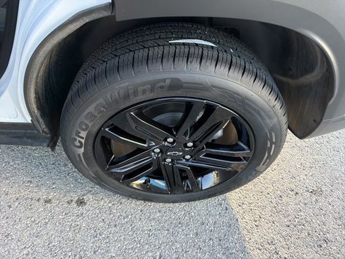 Used 2025 Chevrolet Trax ACTIV FWD image 13