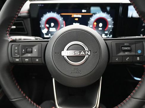 Used 2025 Nissan Kicks SR FWD image 31