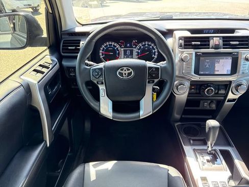 Used 2019 Toyota 4Runner SR5 Premium RWD image 30