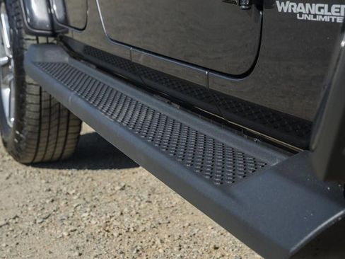 Used 2020 Jeep Wrangler Unlimited Sahara image 18