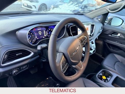 New 2026 Chrysler Pacifica Select image 18