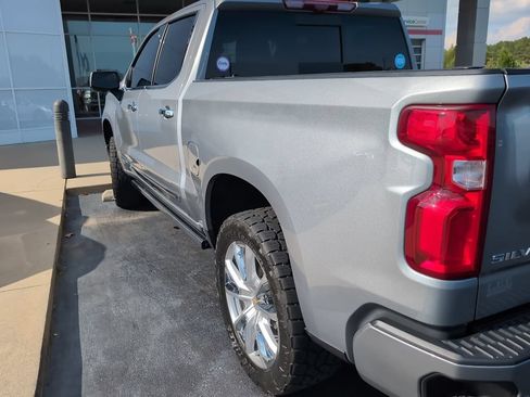 Used 2024 Chevrolet Silverado 1500 High Country AWD/4WD image 4