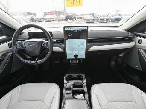 Certified 2025 Ford Mustang Mach-E Premium image 30