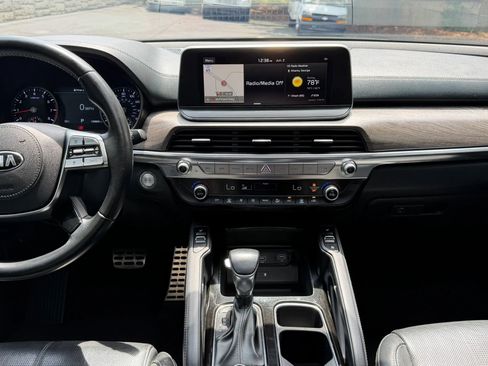 Used 2020 Kia Telluride SX w/ Towing Package FWD image 19