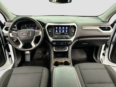 Used 2023 GMC Acadia SLE w/ Driver Convenience Package image 3