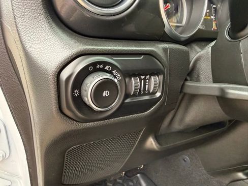 Used 2021 Jeep Wrangler Unlimited Rubicon image 37