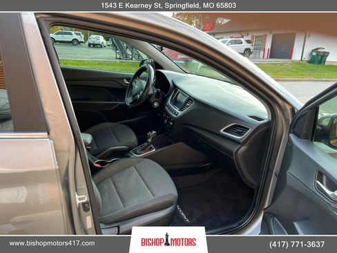 Used 2022 Hyundai Accent SEL image 13