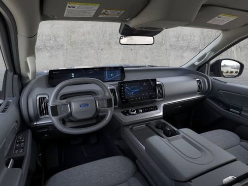 New 2025 Ford Expedition Max Active image 9