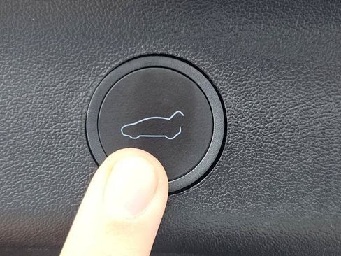 Used 2023 Tesla Model Y AWD image 74
