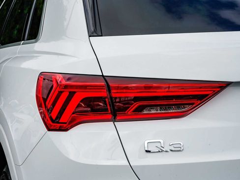 Used 2025 Audi Q3 2.0T Premium w/ Convenience Package image 9