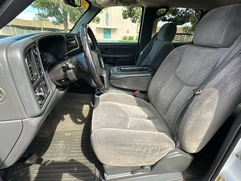 Used 2007 Chevrolet Silverado 1500 LT w/ Skid Plate Package AWD/4WD image 12
