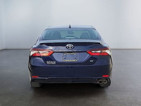 Used 2021 Toyota Camry SE image 4