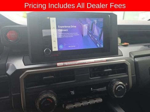 Used 2025 Toyota Tacoma TRD Sport AWD/4WD image 5