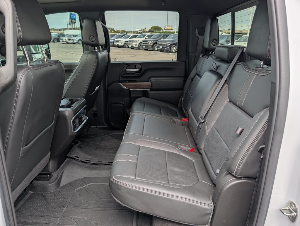 Used 2022 Chevrolet Silverado 3500 High Country w/ Safety Package II AWD/4WD image 17
